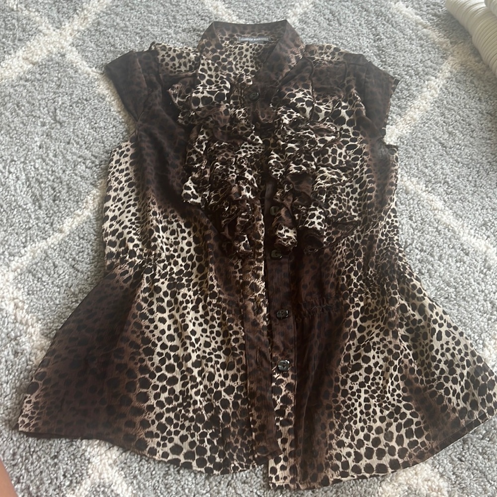 🖤Pick 5/$25 Isabella Rodriguez Short Sleeve Button Up Blouse - Size Medium